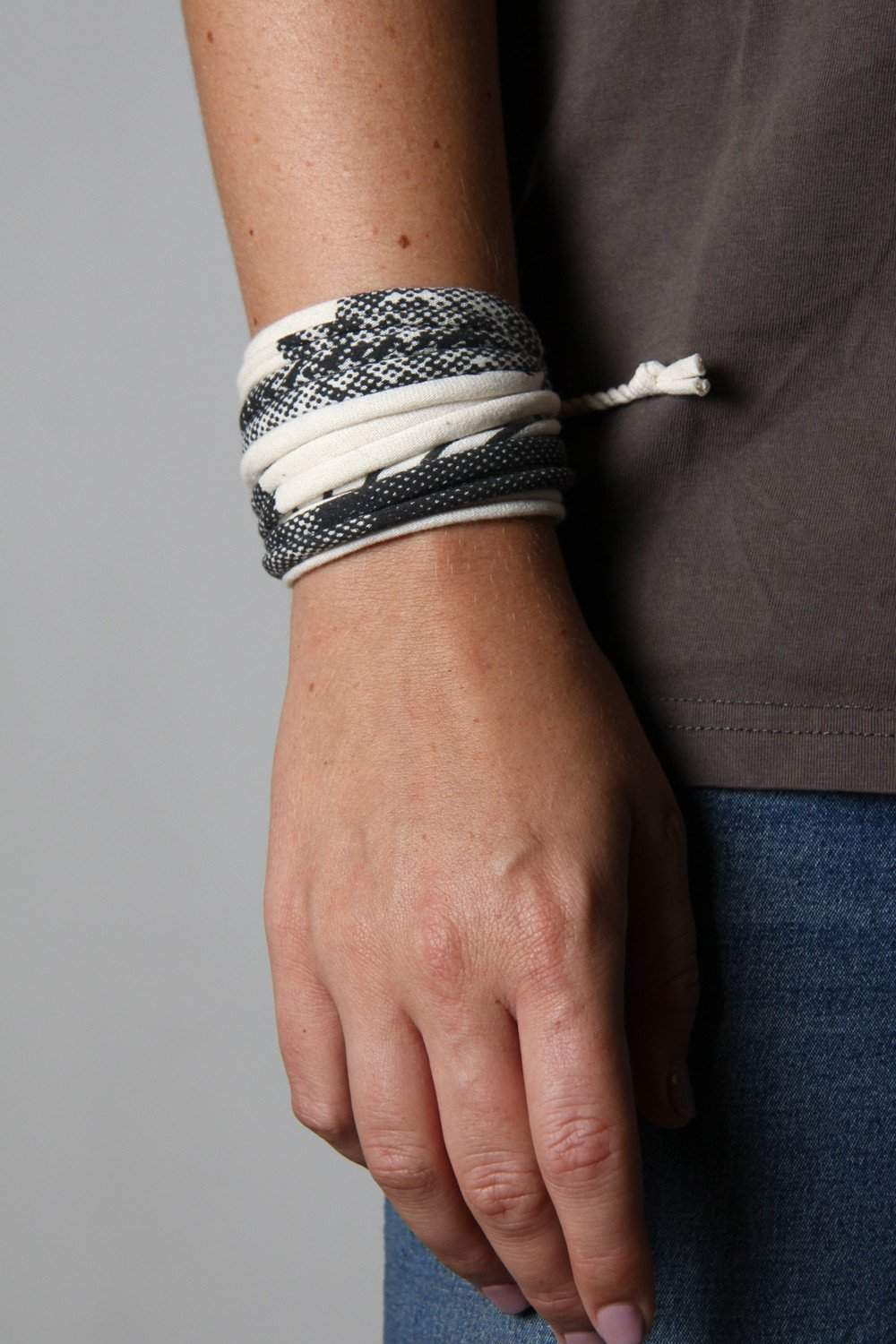 Wrap Bracelet / White Black-bracelets-Necklush